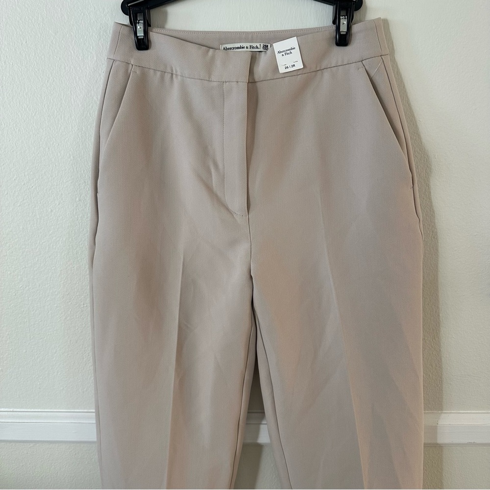 A&F Sloane Tailored Pant Cuffed
